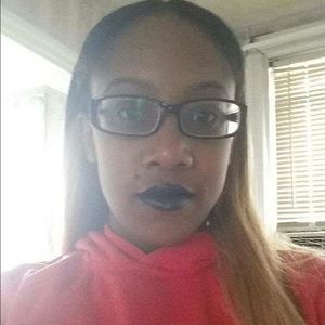 Meet your Posher, Shamika